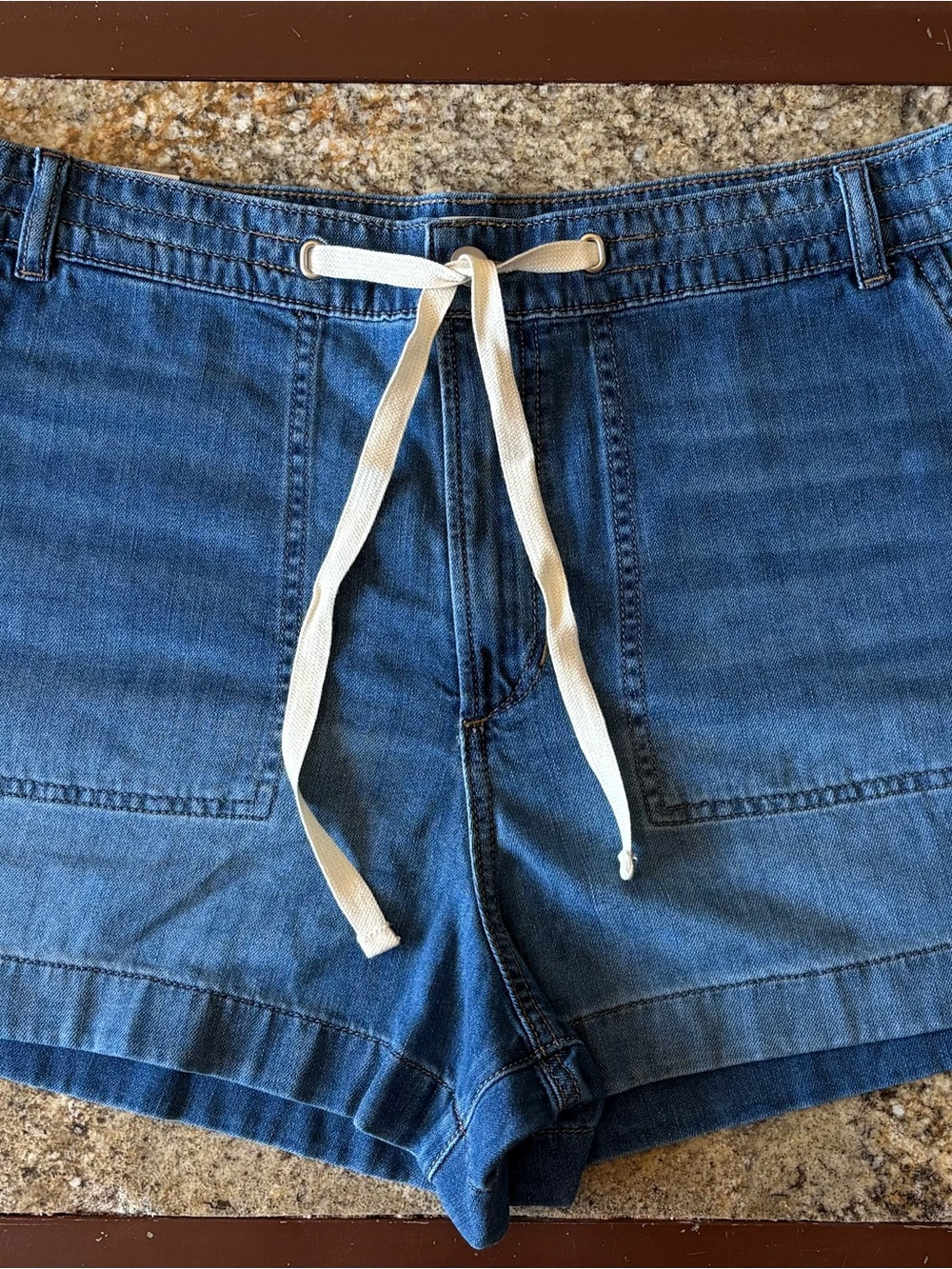 Joe’s Jeans “Madeline” Relaxed Fit Denim Shorts Size 33 in Courage NWT!!